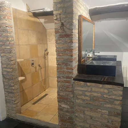 Homestay Chateau De La Robiniere Saint-Cyr-en-Pail