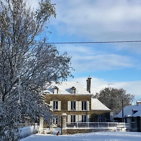 Homestay Chateau De La Robiniere Minimun 2 Nuitees *
