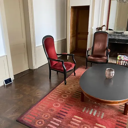 Chateau De La Robiniere Minimun 2 Nuitees Homestay